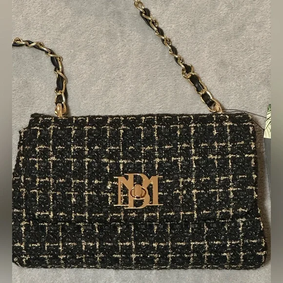 BADGLEY MISCHKA Textured Messenger Bag-Black (NWT)